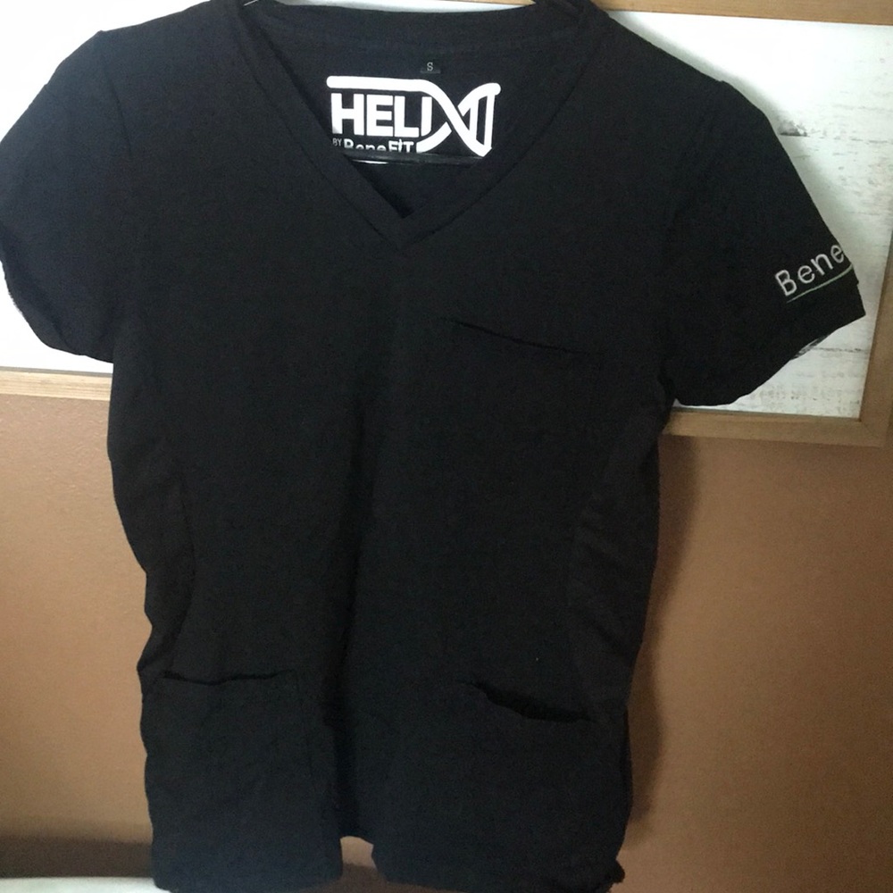 Helix Benefit Scrub Top